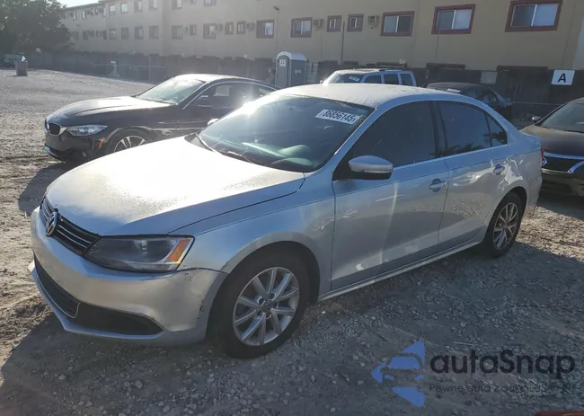 3VWD07AJ4EM241384: 86856145