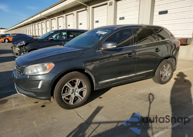 YV4902RB9F2592113: 82558025