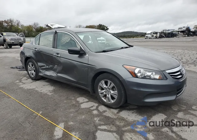 1HGCP2F4XBA081571: 89675965