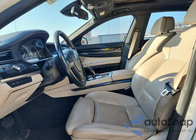 WBAKX8C59BC198179: 90595305