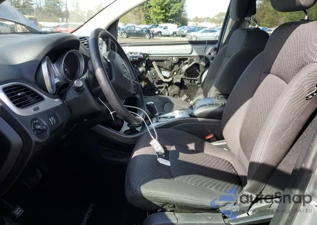 3C4PDCBG9HT515575: 90222935