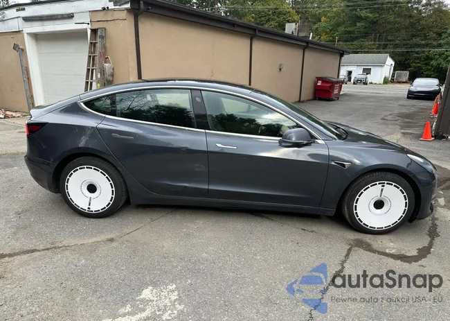 5YJ3E1EB1JF119421: 87085975