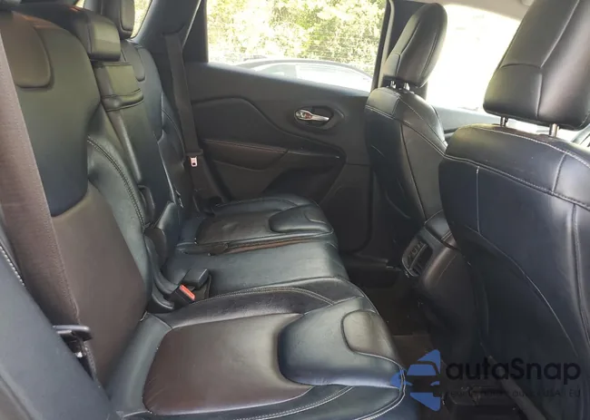 1C4PJLDB4FW525660: 85702915