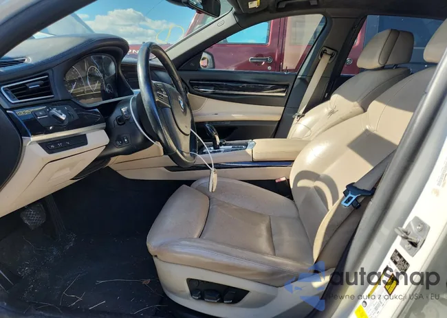 WBAKX8C59BC198179: 90595305