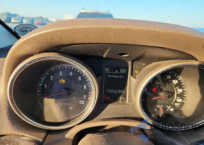 1C4RJEAG3DC549757: 82532115