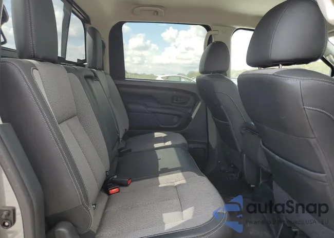 1N6AA1EK7JN531215: 82222925