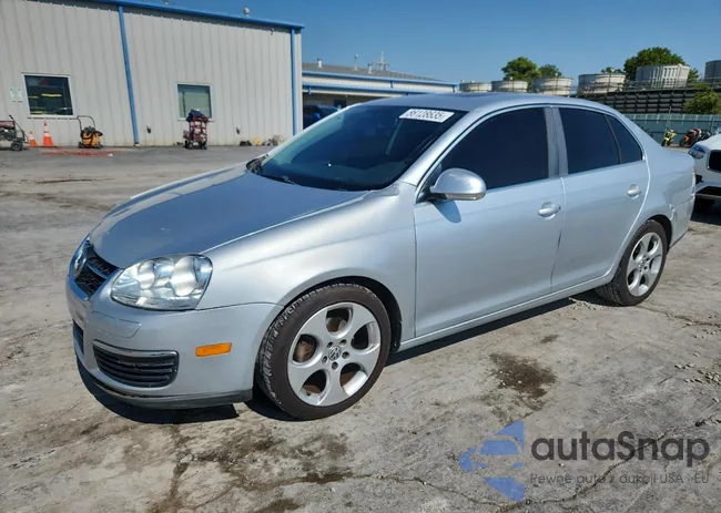 3VWRM71K68M046619: 86128635