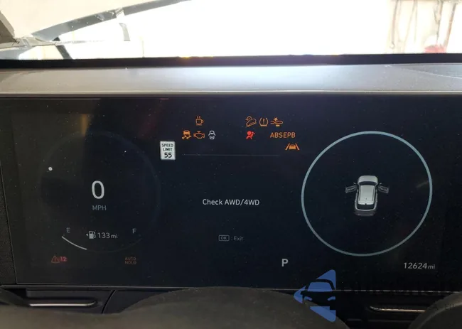 KM8HECA34RU136812: 86061725