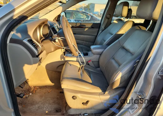 1C4RJEAG3DC549757: 82532115