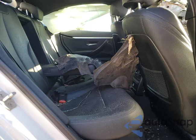 WBA4J1C0XLCE50371: 82331045