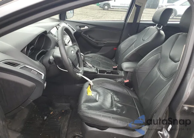 1FADP3J27JL323319: 86309165