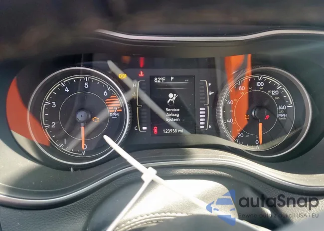 1C4PJLLB2KD176392: 86108665