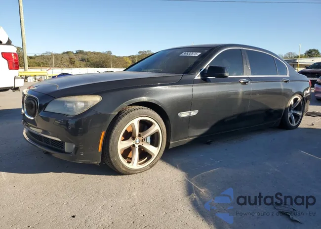 WBAKC8C58CC435970: 89832575