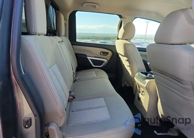 1N6AA1E56HN500512: 81644115