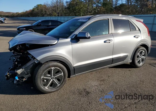 KNDCR3LE3R5146534: 82439335