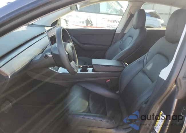 5YJYGDEE1MF080295: 89733975