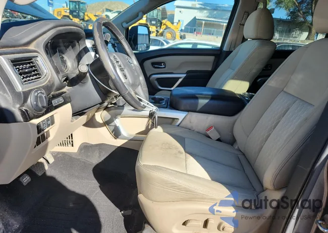 1N6AA1E56HN500512: 81644115