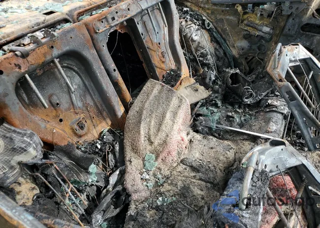 WDBTJ65J84F093219: 82293175