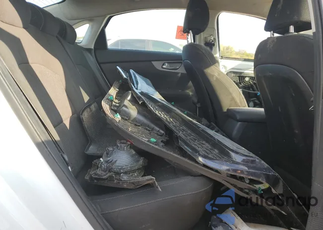 3KPF24AD4LE211985: 84961635