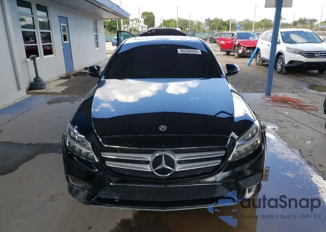 W1KWF8DB1MR623864: 90250295