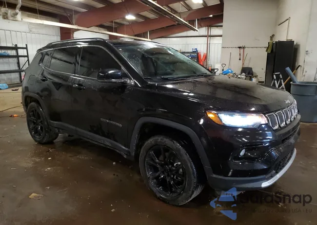 3C4NJDCB5NT152728: 82571585