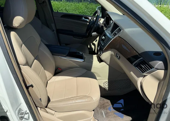 4JGDA5JB8DA231025: 86772505