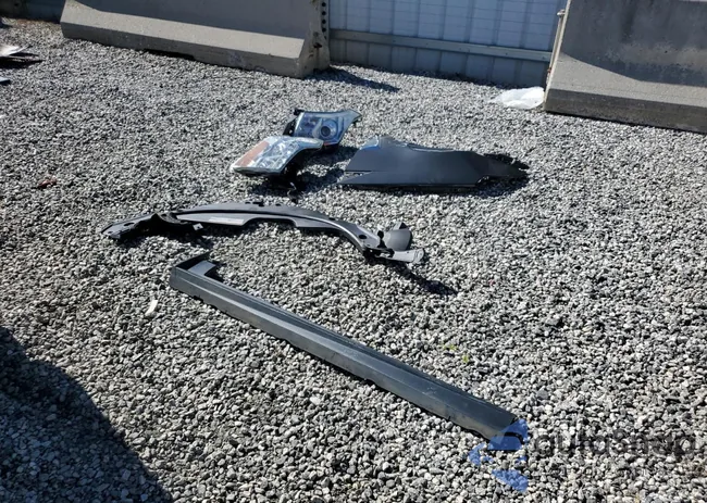 3GYFNBE37GS523703: 86300995