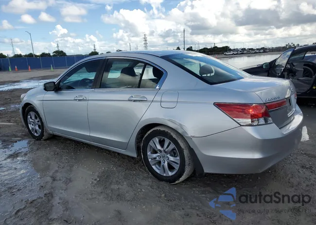 1HGCP2F64CA042753: 85736775