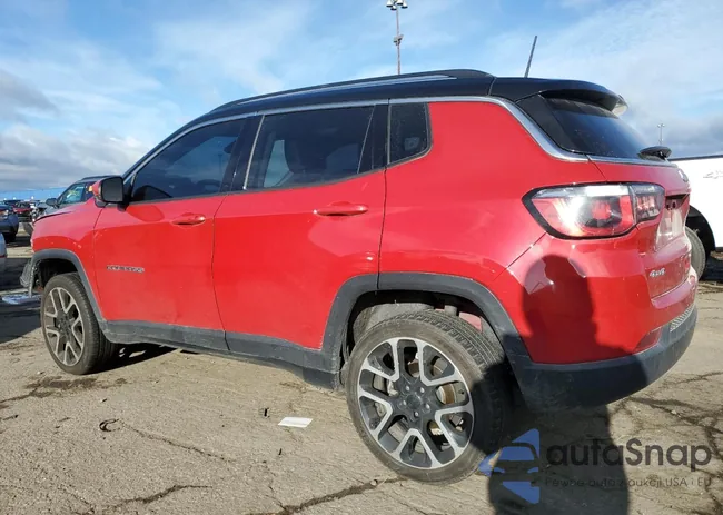 3C4NJDCB6JT200313: 82701145