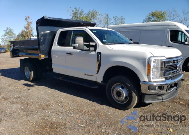 1FD8X3HT1PEC92250: 89651355