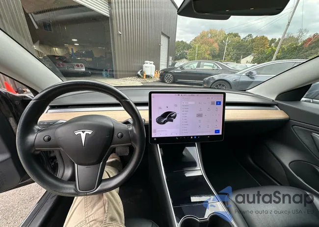 5YJ3E1EB1JF119421: 87085975