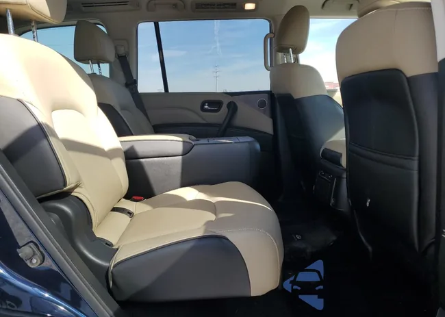 JN8AZ2AE4M9268183: 81871575