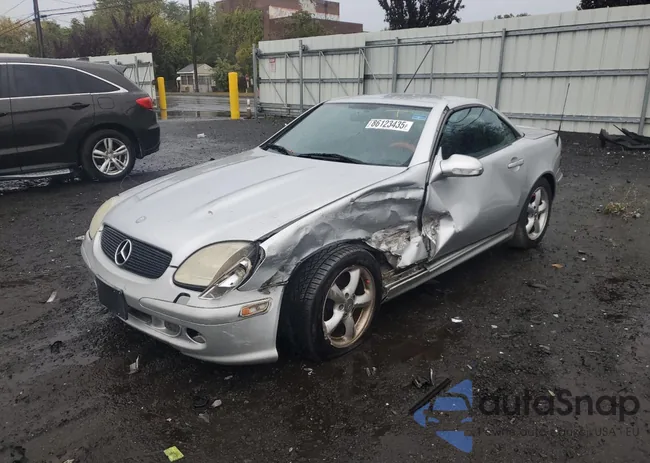 WDBKK65FX3F284191: 86123435