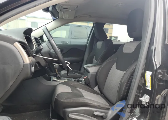 1C4PJLCS1EW148284: 86886475