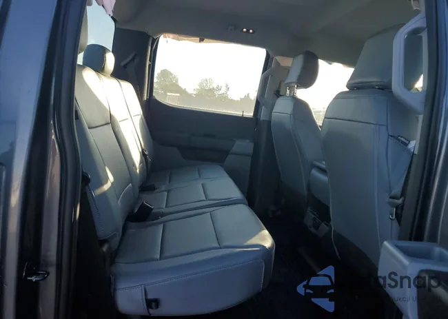 1FT8W3DTXPED76953: 82354865