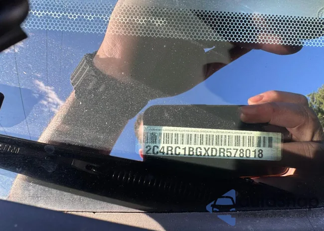 2C4RC1BGXDR578018: 90118735