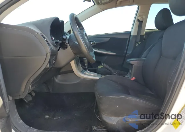 2T1BU4EE9CC764710: 82711875