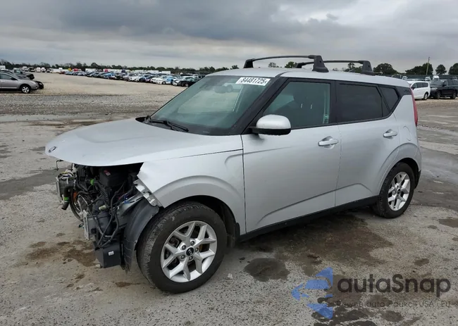 KNDJ23AU8M7781994: 84481725