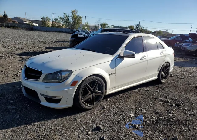 WDDGF7HB5EA937851: 81849545