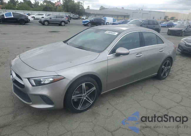 WDD3G4EB3KW021697: 81909435