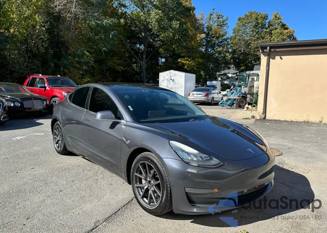 5YJ3E1EB5KF210113: 86496885