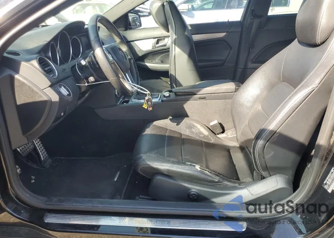 WDDGJ4HB0FG437530: 84630955