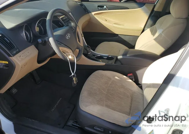 5NPEB4AC1EH932931: 90326895