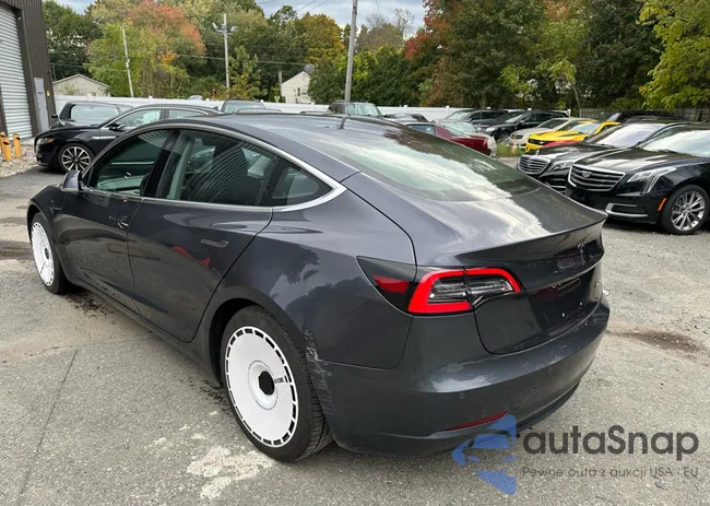 5YJ3E1EB1JF119421: 87085975