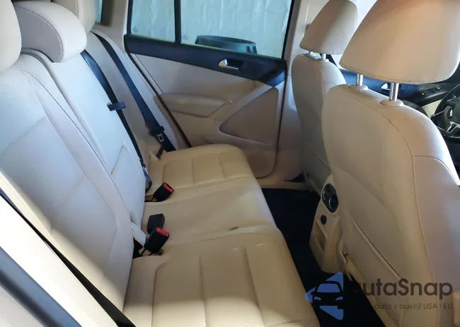 WVGAV7AX4CW547358: 82552625