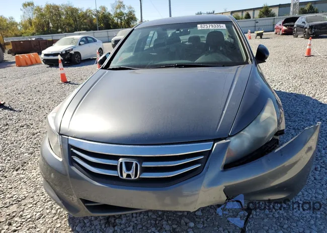 1HGCP2F3XCA021573: 82579335