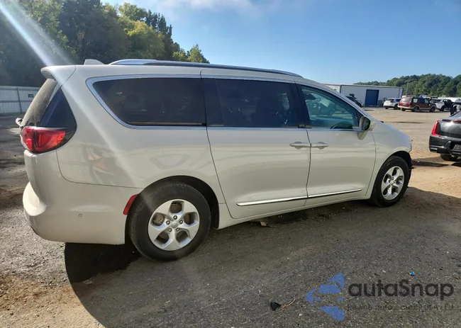 2C4RC1EG2HR608386: 82195975