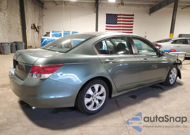 1HGCP2F72AA150875: 86641365