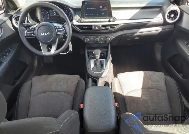 3KPF24AD8RE766110: 86772995