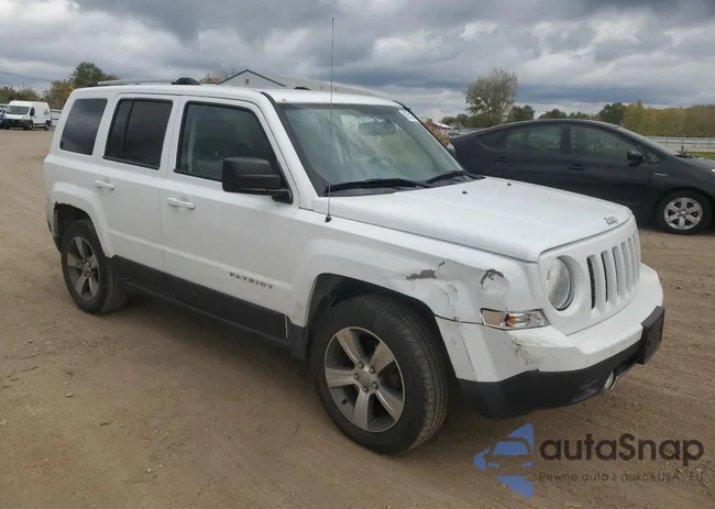 1C4NJRFB2GD618245: 82551075